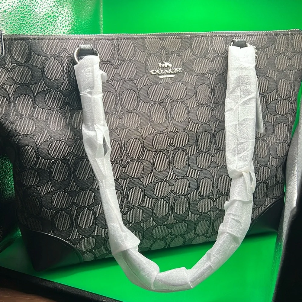 coach otln signaturezip tote - Picture 1 of 5